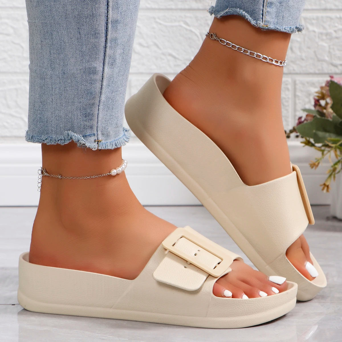 Summer Women Slippers Lightweight Buckle Thick Sole Slip-On Platform Sandals ladys Soft EVA Outdoor Beach Shoes