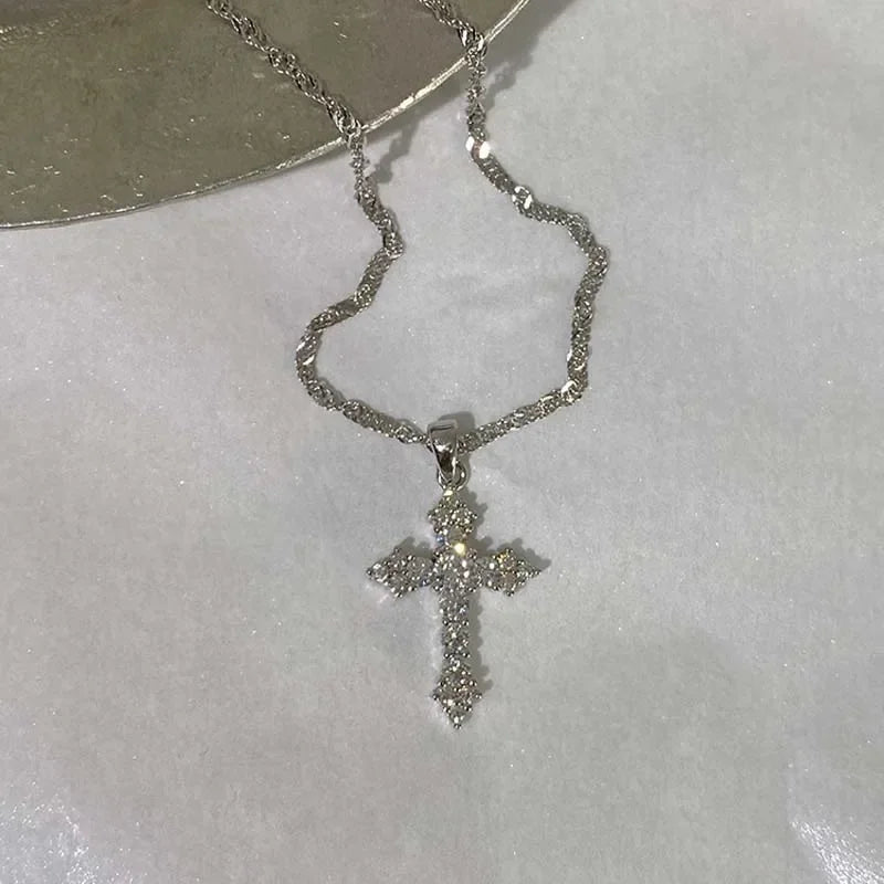 Shiny Crystal Zircon Cross Pendant Necklace for Women Simple Versatile Temperament Collarbone Chain Necklace Party Jewelry Gift