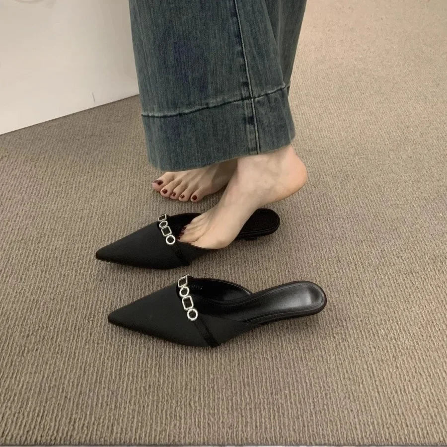 Sandalias De Mujer Verano 2026 Luxury Women's Sandals in Summer Design Pointed Low Heel Sexy Women's  Outdoor Muller Shoes.