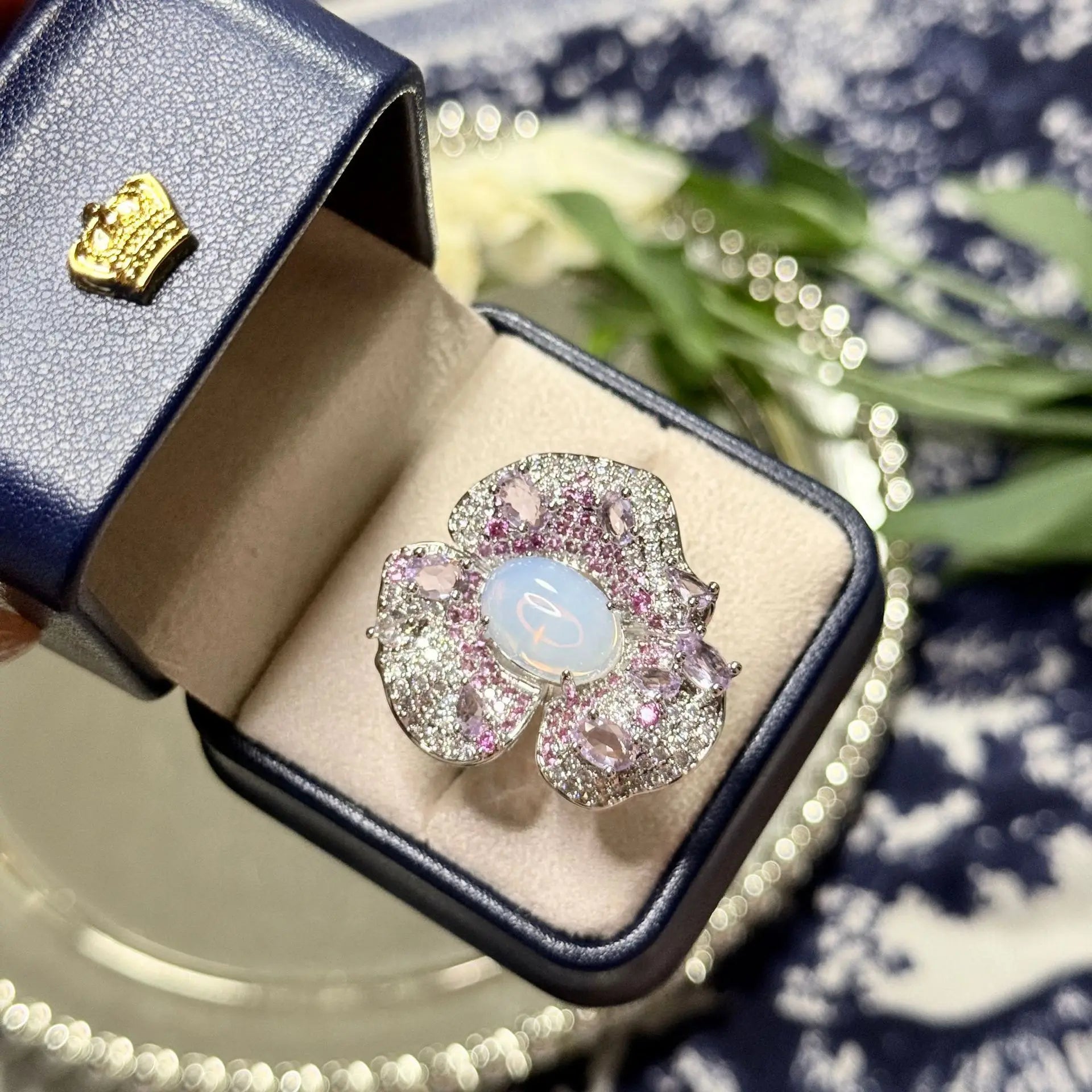 New Edition Exquisite Luxury Flower Ring with High-end Elegance, Versatile for Weddings, Balls, and Banquet Jewelry