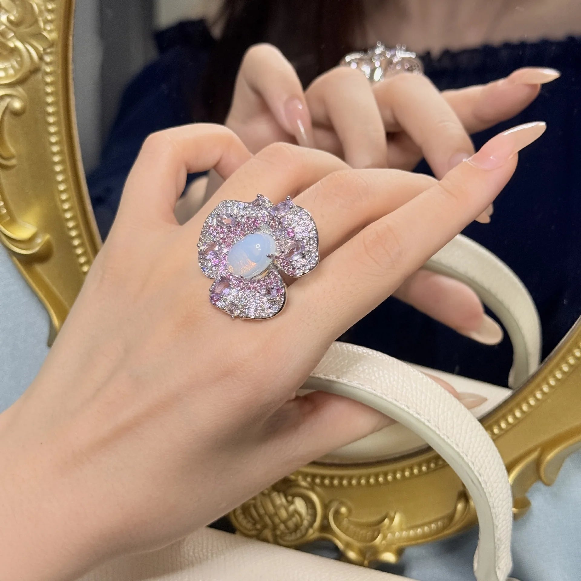New Edition Exquisite Luxury Flower Ring with High-end Elegance, Versatile for Weddings, Balls, and Banquet Jewelry
