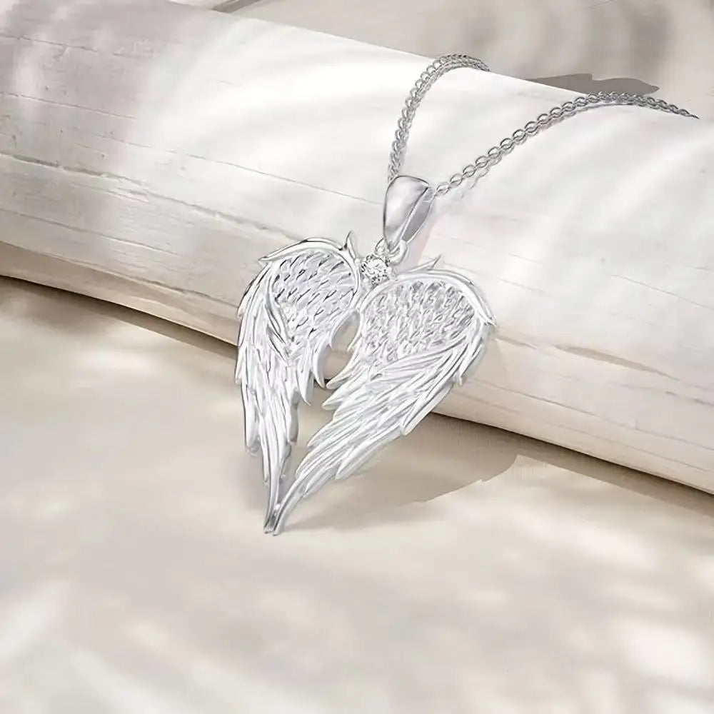High Quality Aesthetic New Design, Silver Micro Inlaid Zircon Angel Wing Heart-Shaped Women's Pendant Necklace, Exquisite And El