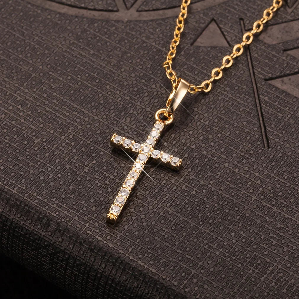 Shiny Crystal Zircon Cross Pendant Necklace for Women Simple Versatile Temperament Collarbone Chain Necklace Party Jewelry Gift