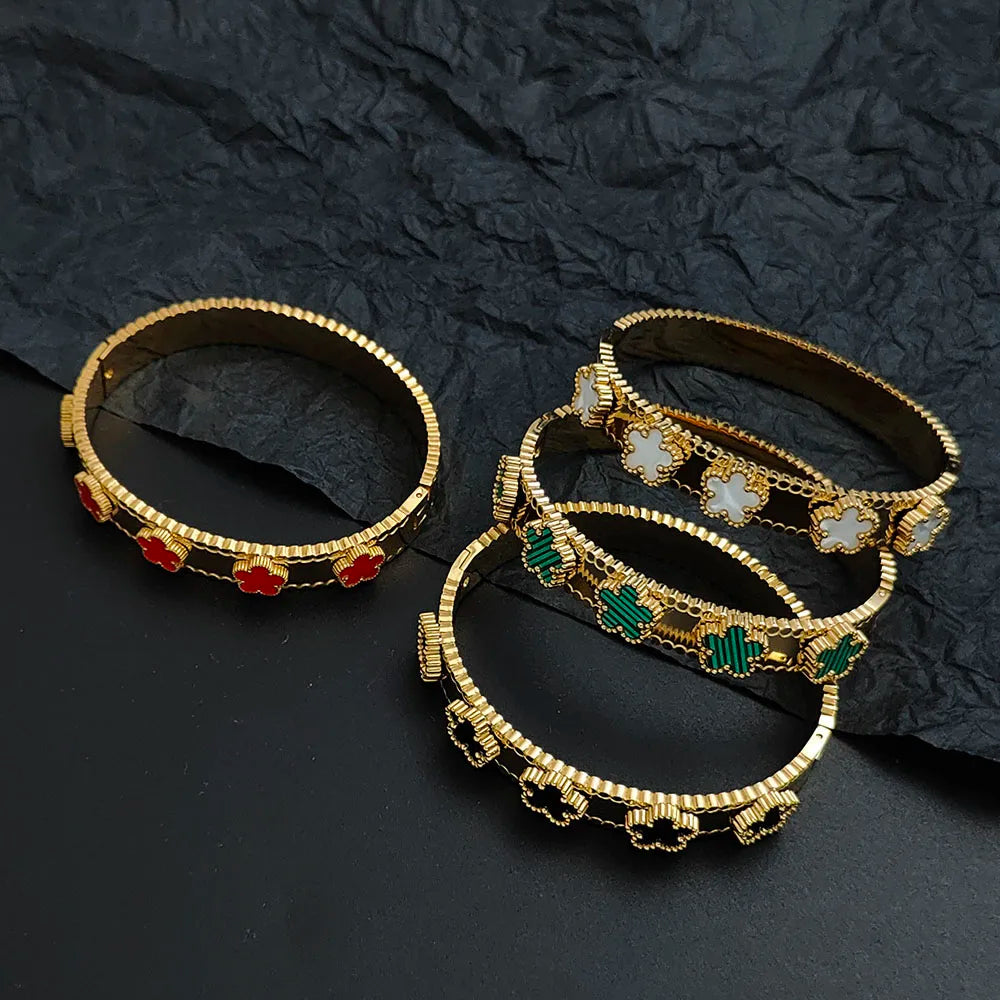 Charming five-leaf clover color shell gold-plated stainless steel women's bracelet, waterproof and rust-free, worn by couples