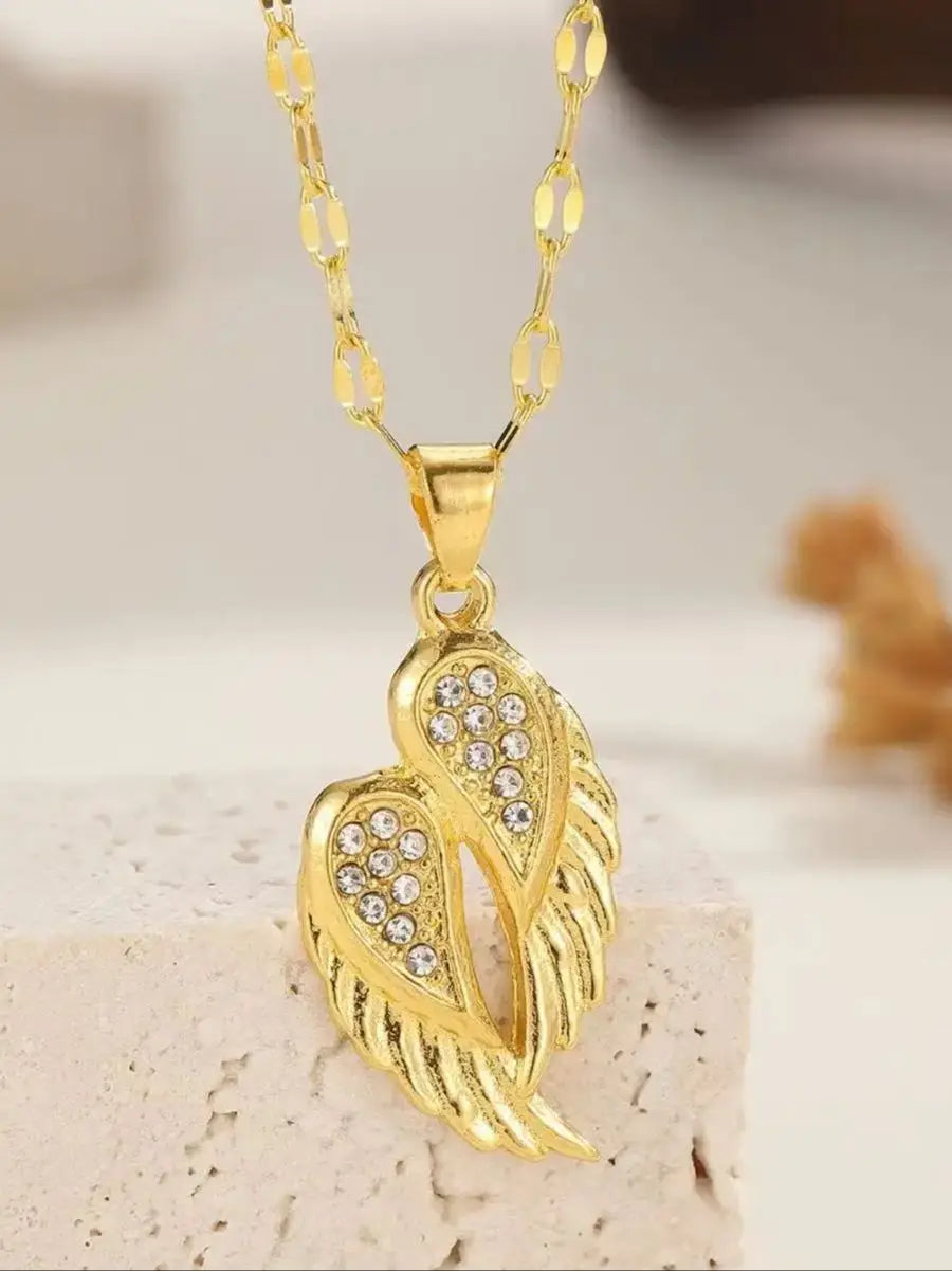 High Quality Aesthetic New Design, Silver Micro Inlaid Zircon Angel Wing Heart-Shaped Women's Pendant Necklace, Exquisite And El