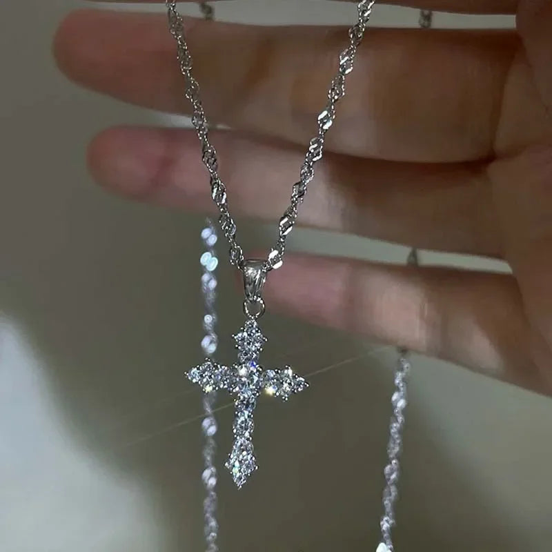 Shiny Crystal Zircon Cross Pendant Necklace for Women Simple Versatile Temperament Collarbone Chain Necklace Party Jewelry Gift
