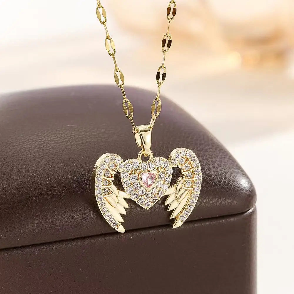 High Quality Aesthetic New Design, Silver Micro Inlaid Zircon Angel Wing Heart-Shaped Women's Pendant Necklace, Exquisite And El