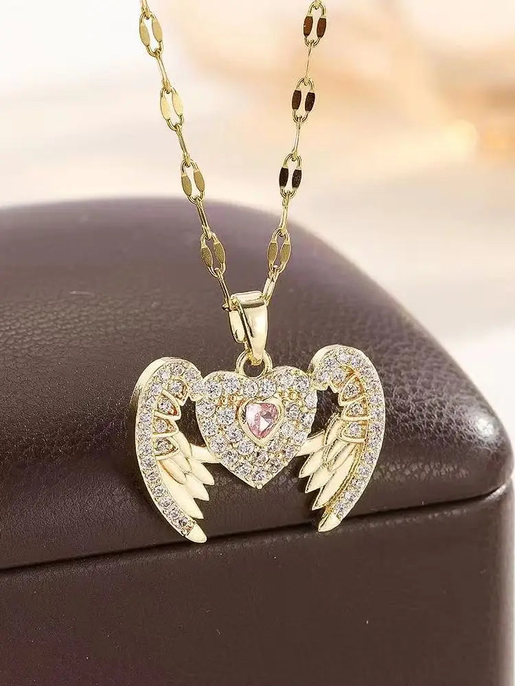 High Quality Aesthetic New Design, Silver Micro Inlaid Zircon Angel Wing Heart-Shaped Women's Pendant Necklace, Exquisite And El