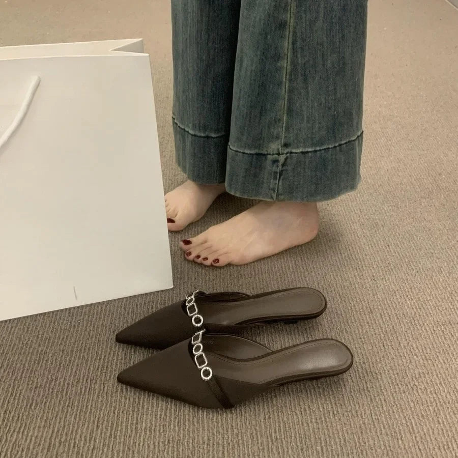Sandalias De Mujer Verano 2026 Luxury Women's Sandals in Summer Design Pointed Low Heel Sexy Women's  Outdoor Muller Shoes.
