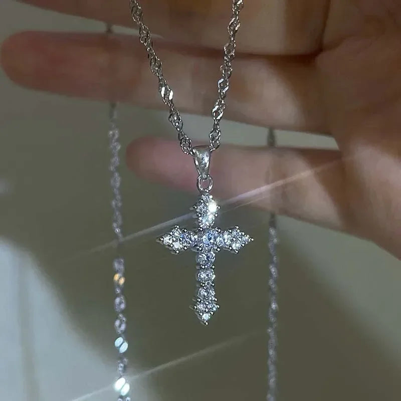 Shiny Crystal Zircon Cross Pendant Necklace for Women Simple Versatile Temperament Collarbone Chain Necklace Party Jewelry Gift