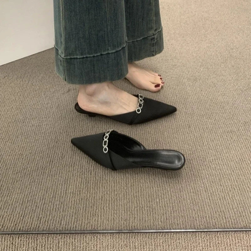 Sandalias De Mujer Verano 2026 Luxury Women's Sandals in Summer Design Pointed Low Heel Sexy Women's  Outdoor Muller Shoes.