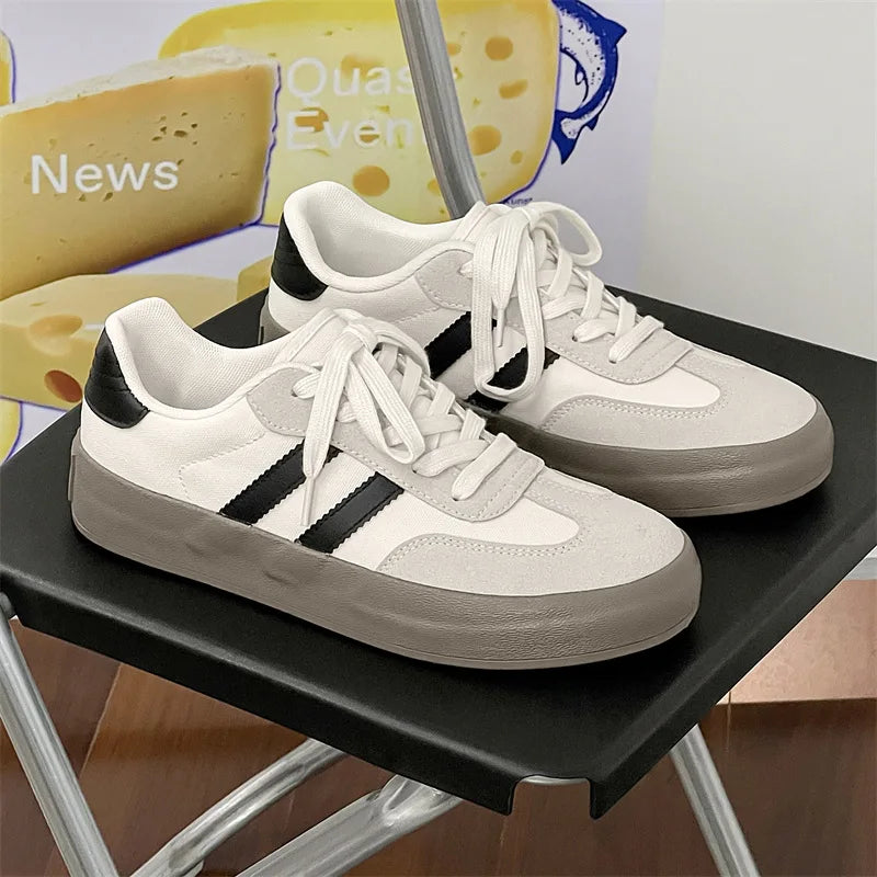 2026 Autumn New Luxury Shoes for Woman Classic Sneakers Women Leather Retro Low Cut Lace -up Casual Women Sneakers Plus Size 44