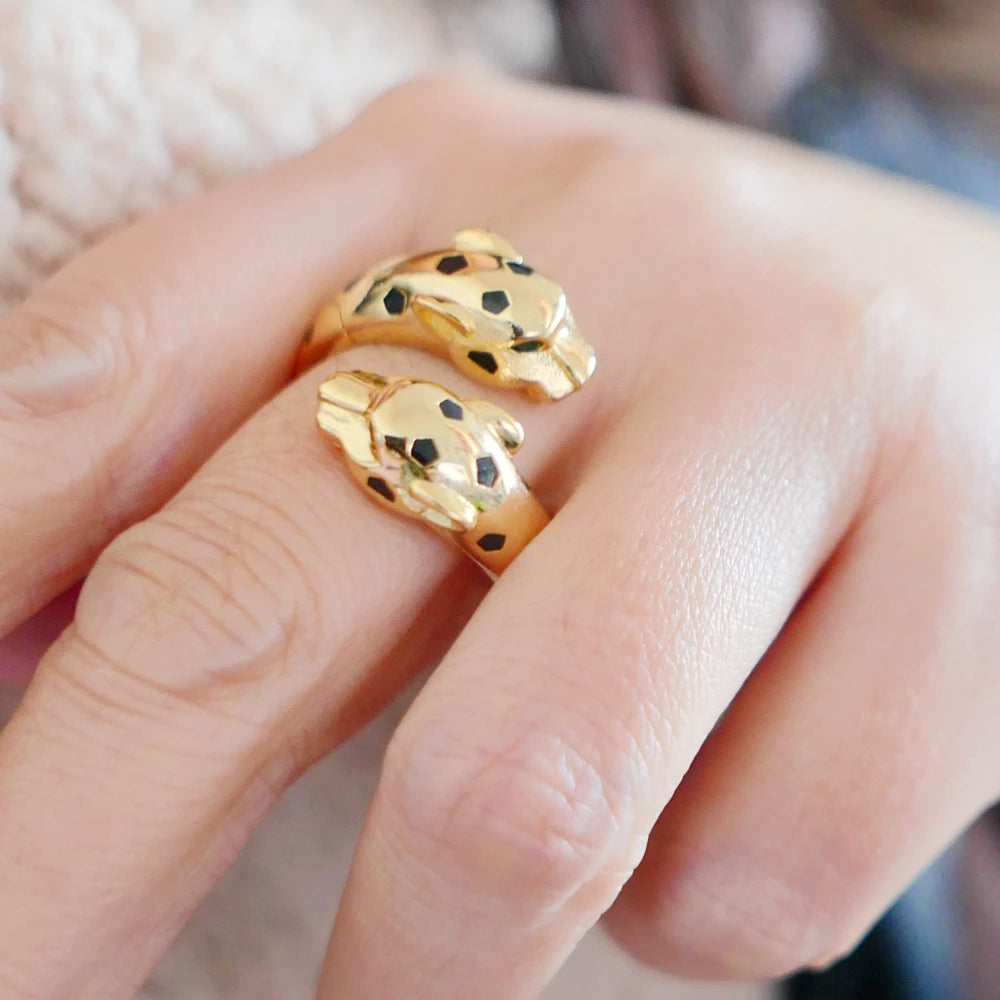 Luxury Double Panther Head Ring with Elegant Gold Plating and Detailed Accents