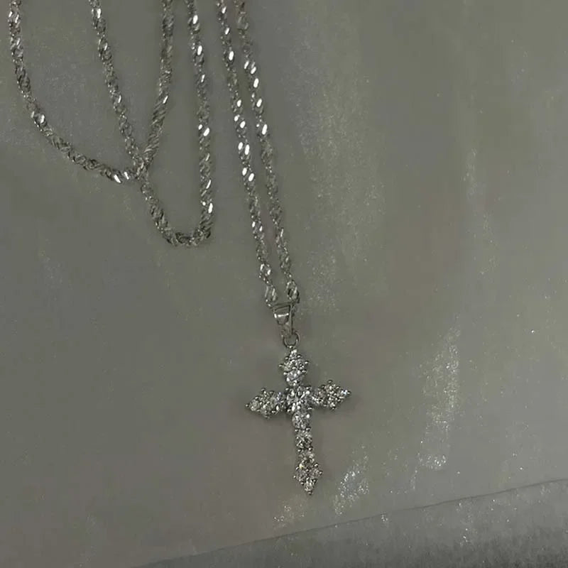 Shiny Crystal Zircon Cross Pendant Necklace for Women Simple Versatile Temperament Collarbone Chain Necklace Party Jewelry Gift