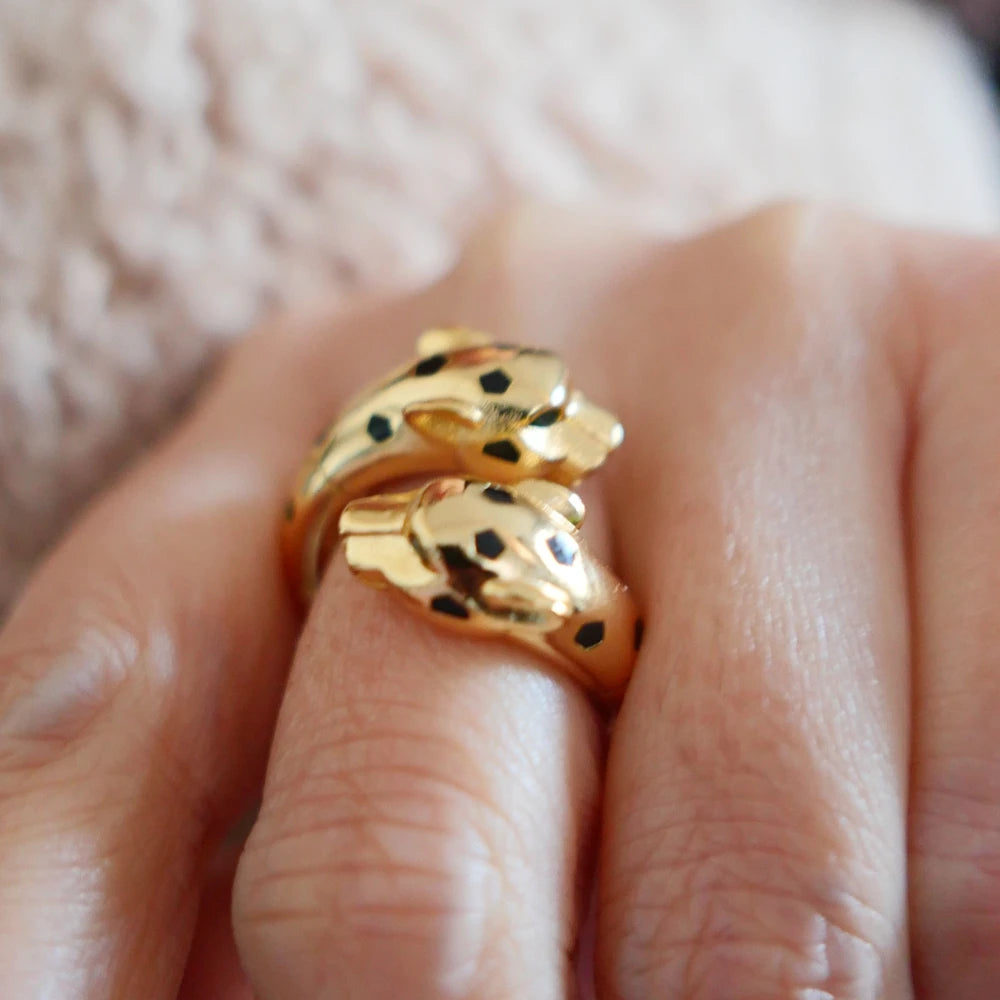 Luxury Double Panther Head Ring with Elegant Gold Plating and Detailed Accents